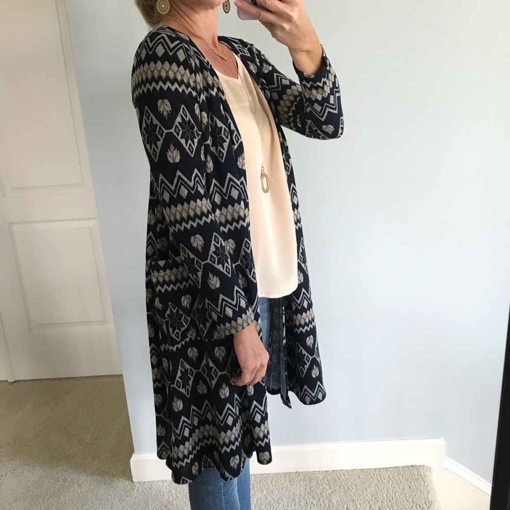 Navy & Taupe Aztec Print Cardigan - Picture 2 of 6